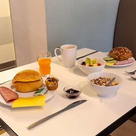 Hotel Frankfurt-hahn Airport *