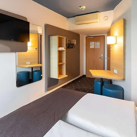 Hotel Frankfurt-hahn Airport *